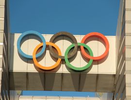 Почему дорожают Олимпиады и как политика вмешивается в проведение футбольных матчей
